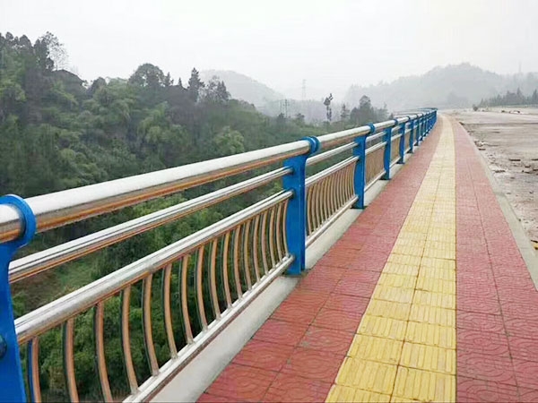 橋梁護欄